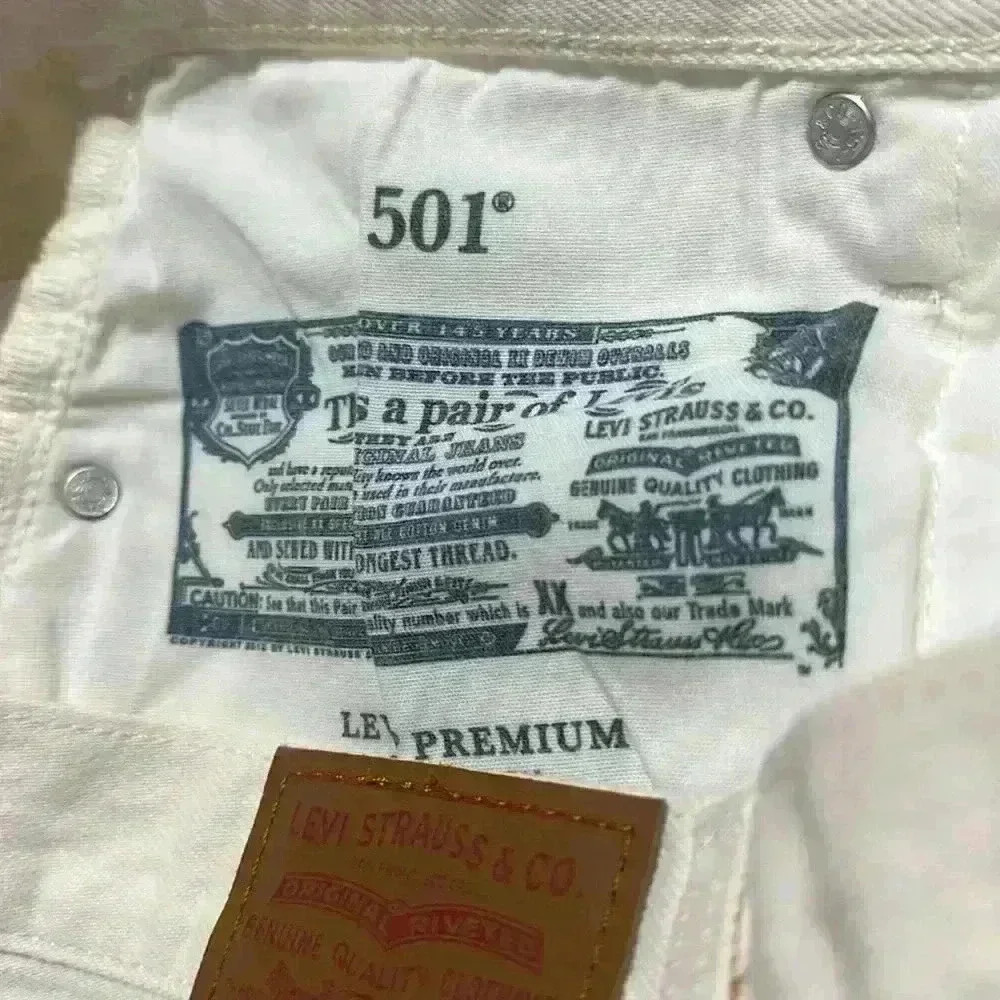 Levi’s - Picture 9 of 10